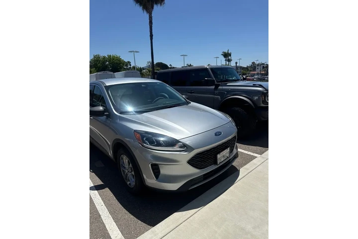$17900 : Ford Escape 2022 SE 4dr SUV image 3