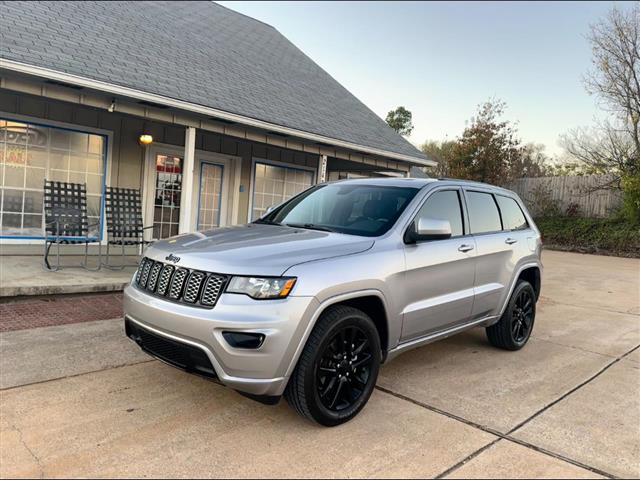 $19995 : 2018 Grand Cherokee image 1