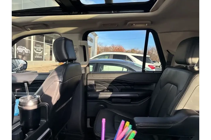 $31981 : Ford Expedition MAX 2020 4x4 image 9