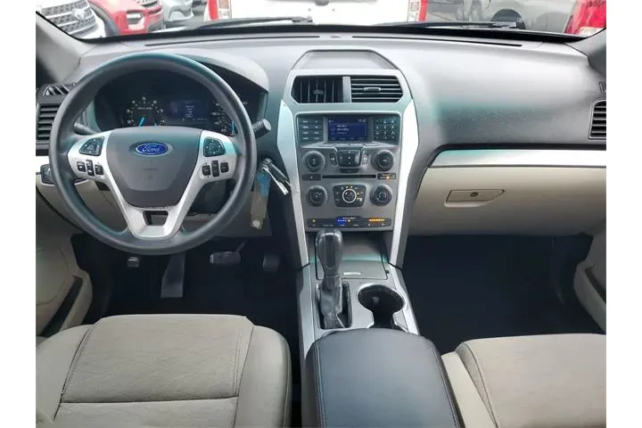 $4990 : Ford Explorer 2015 Base 4dr image 10