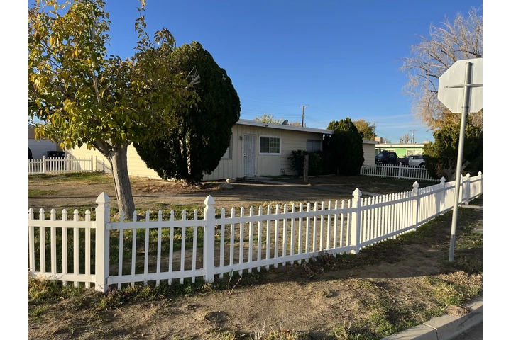 $1950 : Rento casa image 2