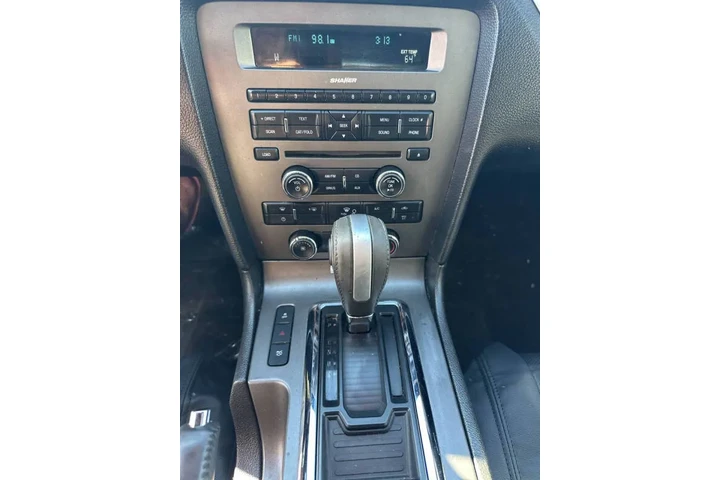 2014 Mustang V6 Premium image 3