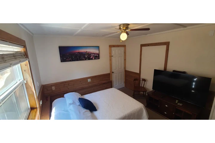 $800 : Cuarto en Lake Arrowhead image 1