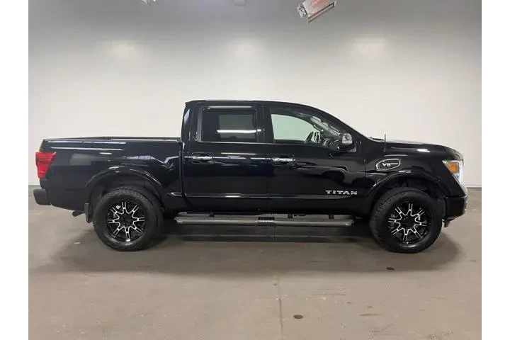 $23941 : Nissan Titan 2017 4x4 Platin image 2