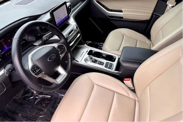 $29977 : Ford Explorer 2022 XLT 4dr S image 9