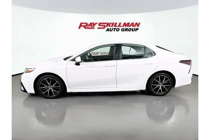 $26975 : Toyota Camry 2024 SE 4dr Sed image 4