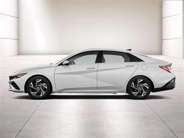 $28965 : New  Hyundai ELANTRA Limited image 3