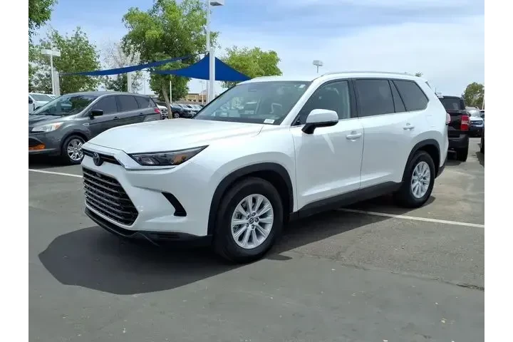 $39490 : Toyota Grand Highlander 2024 image 8
