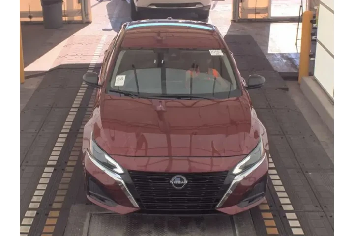 $16923 : Nissan Altima 2024 2.5 SV 4d image 2