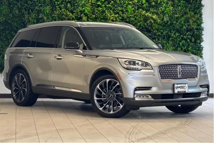 $29361 : Lincoln Aviator 2020 AWD Res image 2