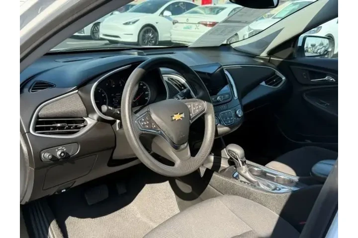$18832 : Chevrolet Malibu 2023 LT 4dr image 10