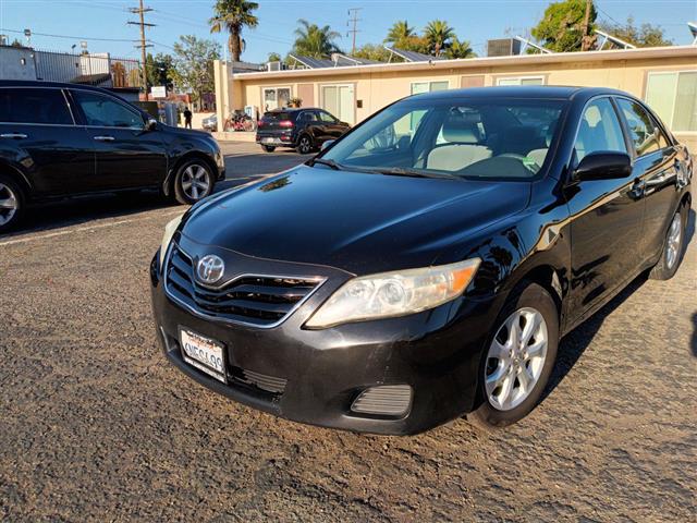 $6800 : 2011 TOYOTA CAMRY LE image 2