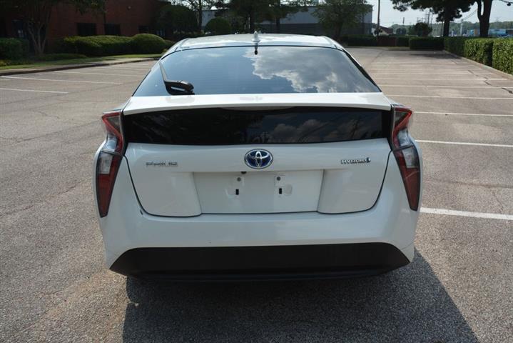 2016 Prius Four image 8