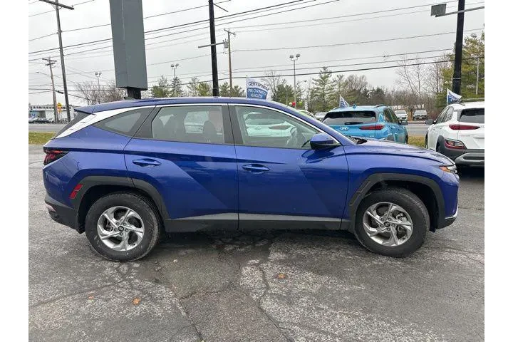 $18337 : Hyundai TUCSON 2023 AWD SE 4 image 2