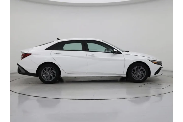 $18998 : Hyundai ELANTRA 2024 SEL 4dr image 7