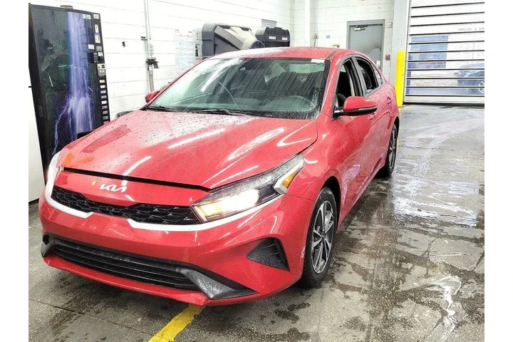 $17998 : Kia Forte 2024 LXS 4dr Sedan image 3