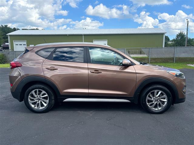 $13995 : 2017 Tucson image 1