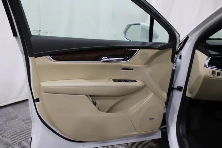 $19982 : Cadillac XT5 2017 Luxury 4dr image 6