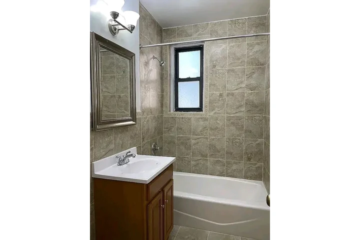 $1100 : House for rent image 4