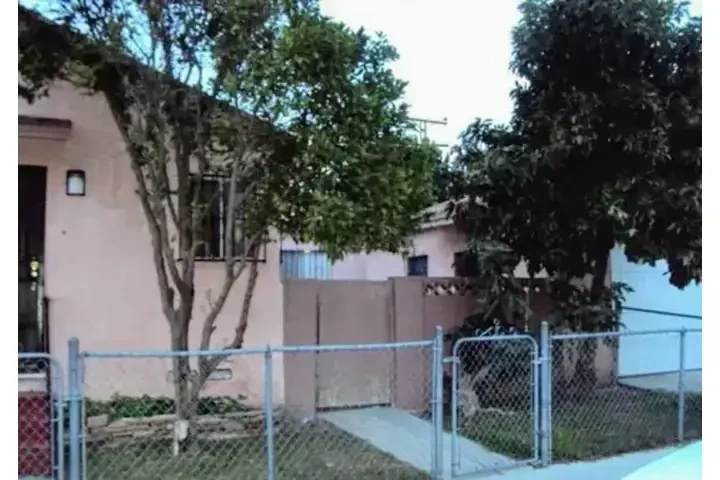 $1500 : HUNTINGTON PARK RENTO CASAS image 6