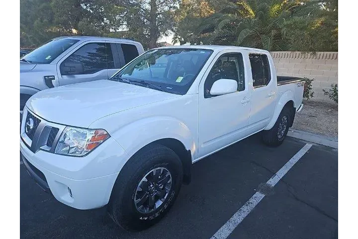 $22862 : Nissan Frontier 2016 4x4 PRO image 1