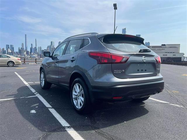 $12450 : 2019 NISSAN ROGUE SPORT image 8