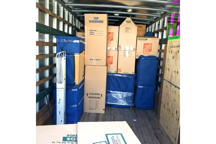 Less 4 Movers image 4