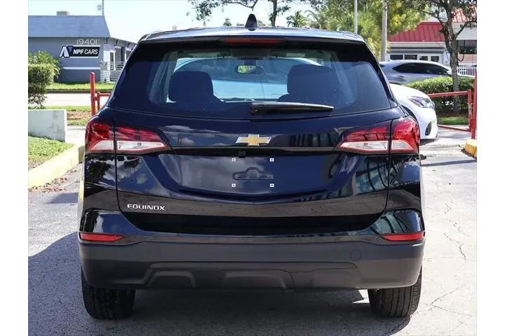 $17995 : Chevrolet Equinox 2024 LS 4d image 10