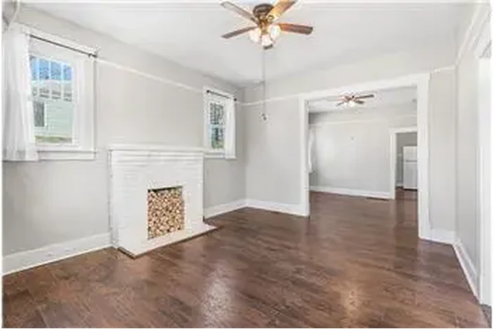 $2400 : Rental property with 3 bedro image 8