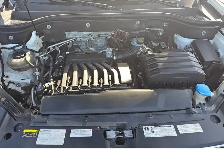 2019 Atlas V6 SE 4Motion image 9