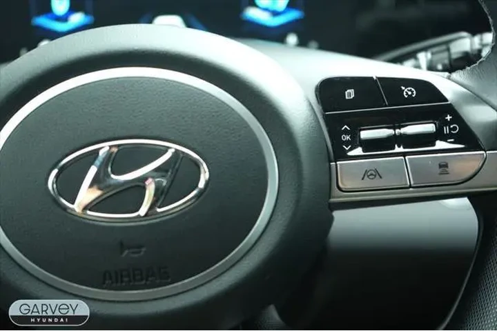 $18000 : Hyundai ELANTRA 2022 SEL 4dr image 7