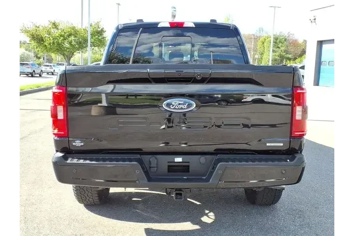 $39221 : Ford F-150 2023 4x4 XLT 4dr image 1