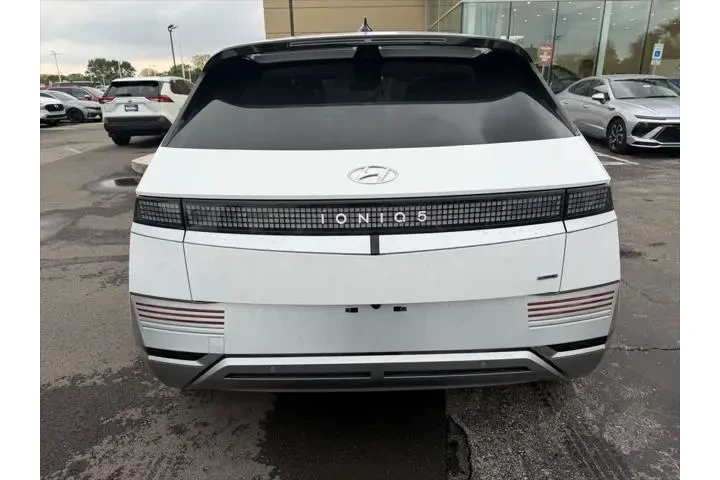 $33766 : Hyundai IONIQ 5 2024 AWD Lim image 4