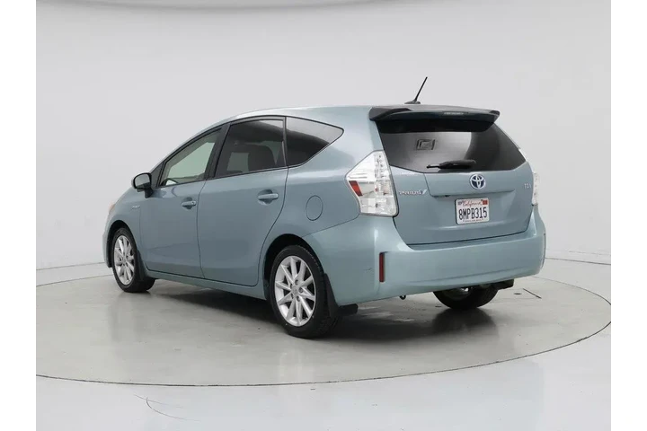 $15998 : Toyota Prius v 2014 Five 4dr image 2