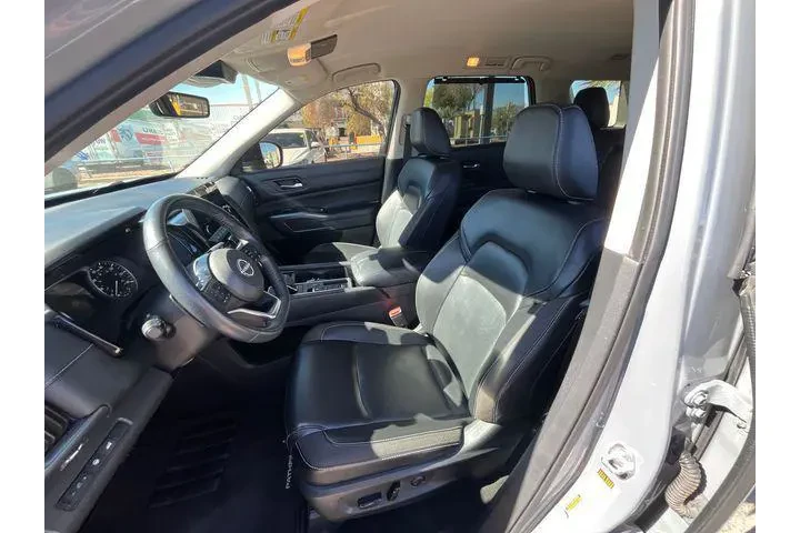 $32983 : Nissan Pathfinder 2023 SL 4d image 10