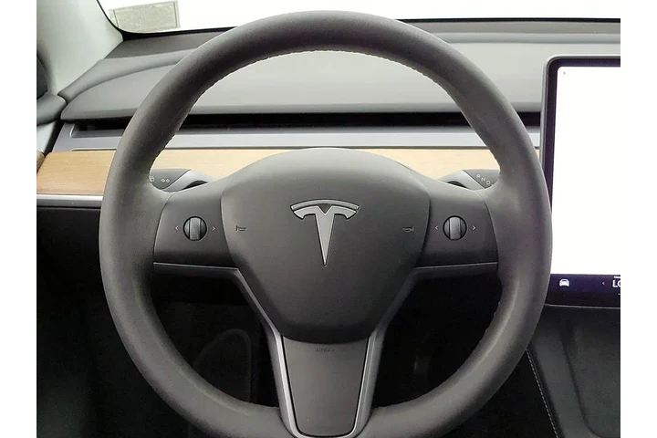 $33998 : Tesla Model Y 2024 AWD Long image 10