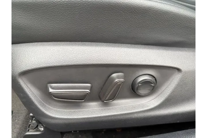 $23029 : Toyota Camry 2020 SE 4dr Sed image 10