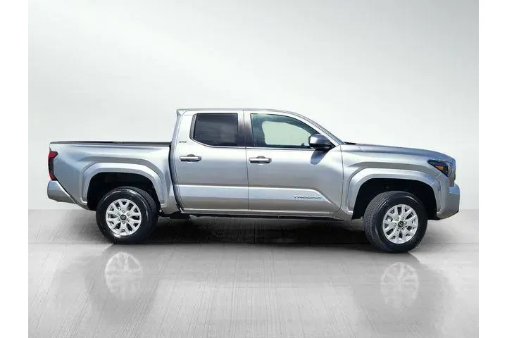 $37365 : Toyota Tacoma 2024 4x4 SR5 4 image 3