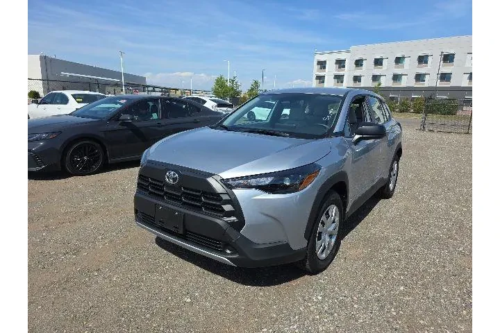 $29900 : Toyota Corolla Cross 2026 L image 3