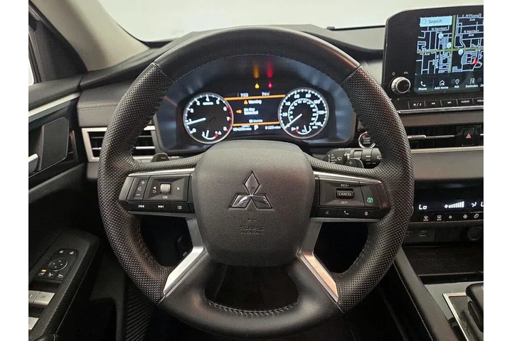 $24998 : Mitsubishi Outlander 2023 AW image 10