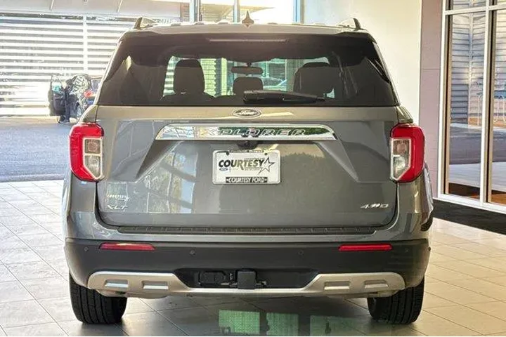 $33929 : Ford Explorer 2023 AWD XLT 4 image 5