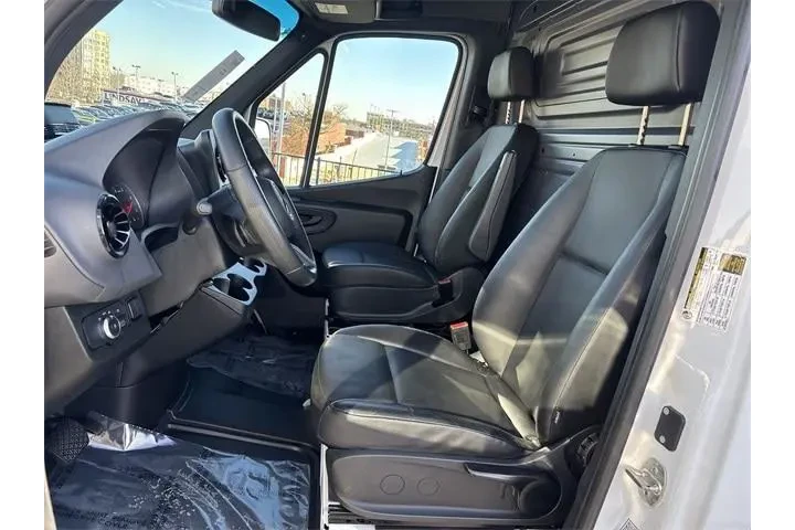 $38999 : Mercedes-Benz Sprinter 2025 image 3
