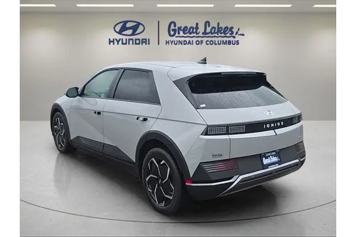 $27877 : Hyundai IONIQ 5 2024 AWD SEL image 3