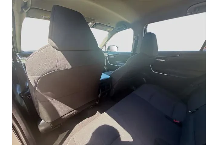 $24638 : Toyota RAV4 2024 XLE 4dr SUV image 4