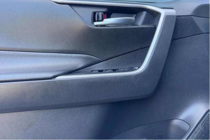 $28900 : Toyota RAV4 Hybrid 2022 AWD image 10