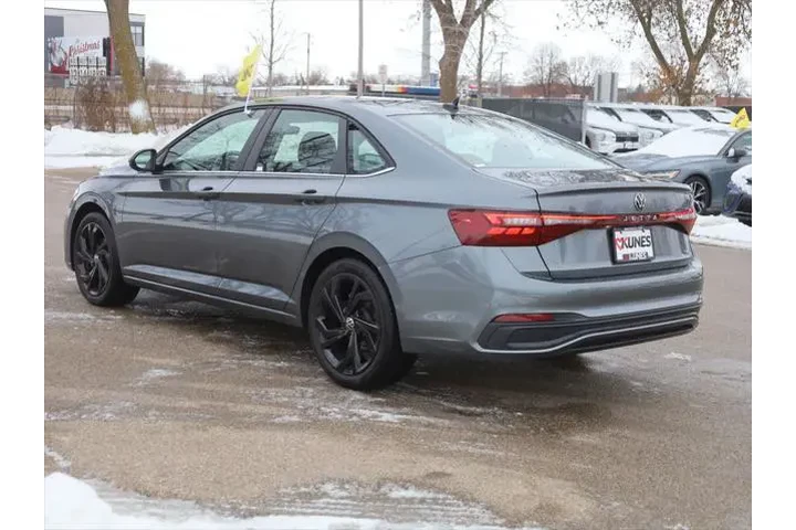 $21877 : Volkswagen Jetta 2025 SE 4dr image 7