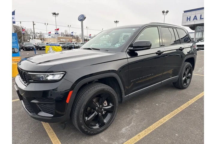 $33500 : Jeep Grand Cherokee 2023 4x4 image 1