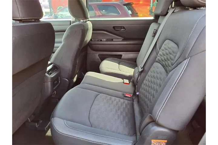 $27951 : Nissan Pathfinder 2024 AWD S image 8