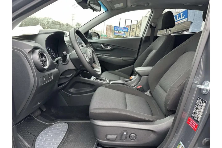 $19985 : Hyundai KONA 2023 AWD SEL 4d image 8