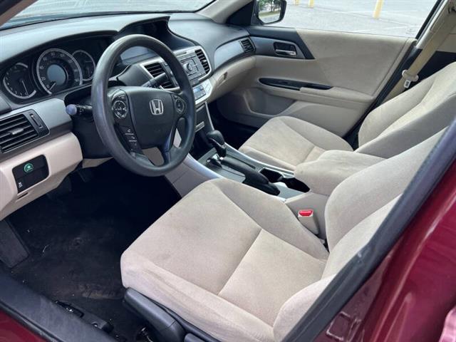 $9500 : 2013 Accord LX image 9